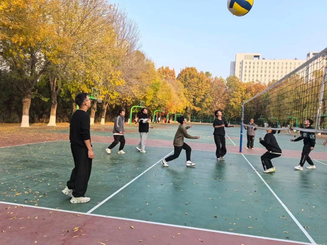 beat365中文唯一官网成功举办秋季运动会趣味项目竞赛